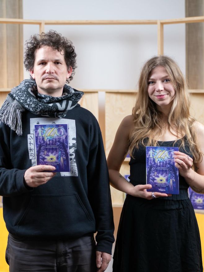 Do redakce dorazila nová kniha Neříkejte tomu EZO Pavla Šplíchala a @magdalena_35mm. 🔮 EZO je nově k sehnání na našem...